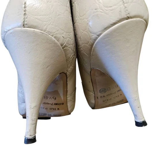 Wild Pair Vintage Cream Lace-Up Ankle Boots 1990s Size 6.5 - Picture 9 of 17